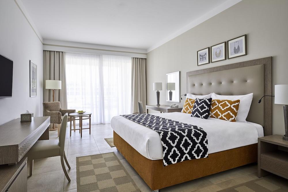 Steigenberger Resort Alaya Marsa Alam - Red Sea - Adults Friendly 16 Years Plus Coraya Bay Exterior photo A bedroom at the hotel