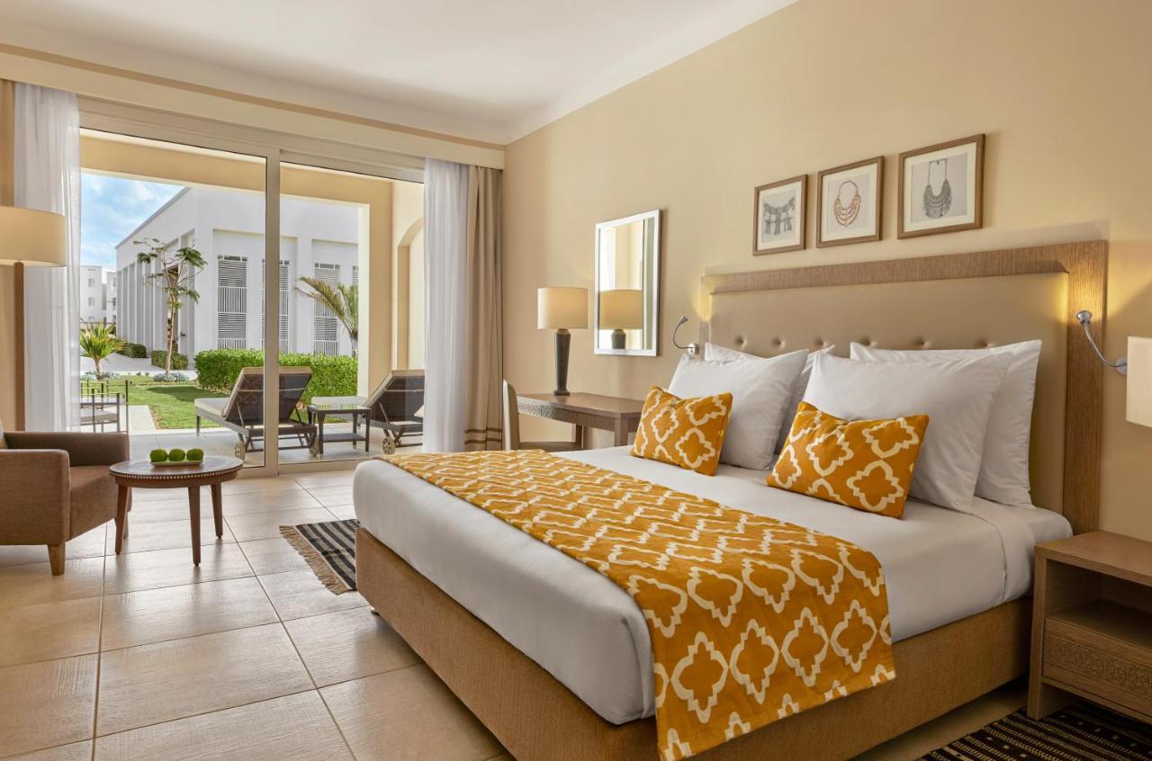 Steigenberger Resort Alaya Marsa Alam - Red Sea - Adults Friendly 16 Years Plus Coraya Bay Exterior photo A bedroom at the Hilton Sharm El Sheikh